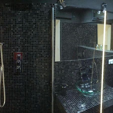 City Center Apartment With Gym & Spa Budapest Exteriör bild