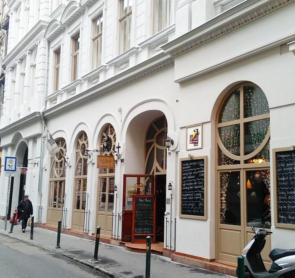 City Center Apartment With Gym & Spa Budapest Exteriör bild