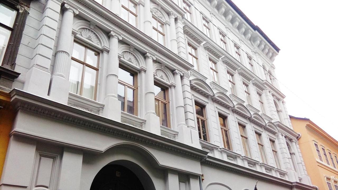 City Center Apartment With Gym & Spa Budapest Exteriör bild